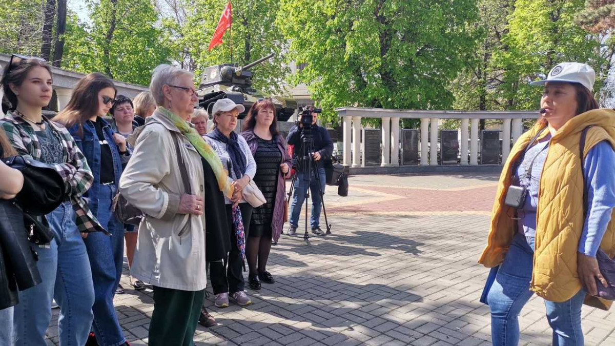 Туристы и крымчане посетили экскурсии в честь 240-летия манифеста Екатерины II о принятии Крыма в состав России