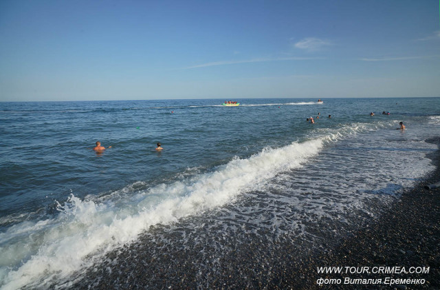Морская вода в Крыму в конце июня 2019 г. - как парное молоко! Морская вода в Крыму в конце июня 2019 г. - как парное молоко!